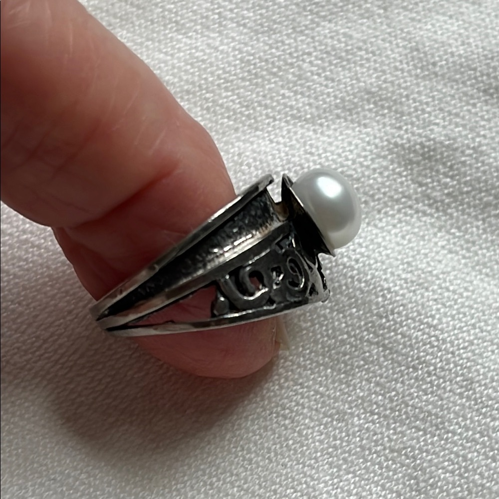 Israel sterling & Pearl Ring 6.5